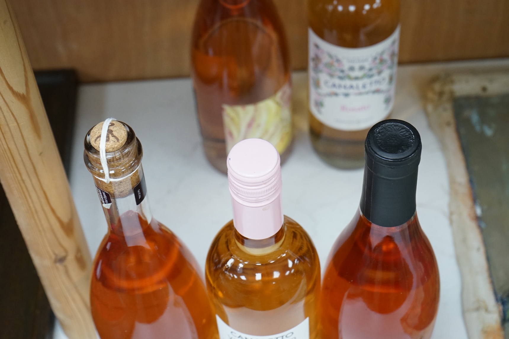 Eight bottles of rosé wine to include Sancerre